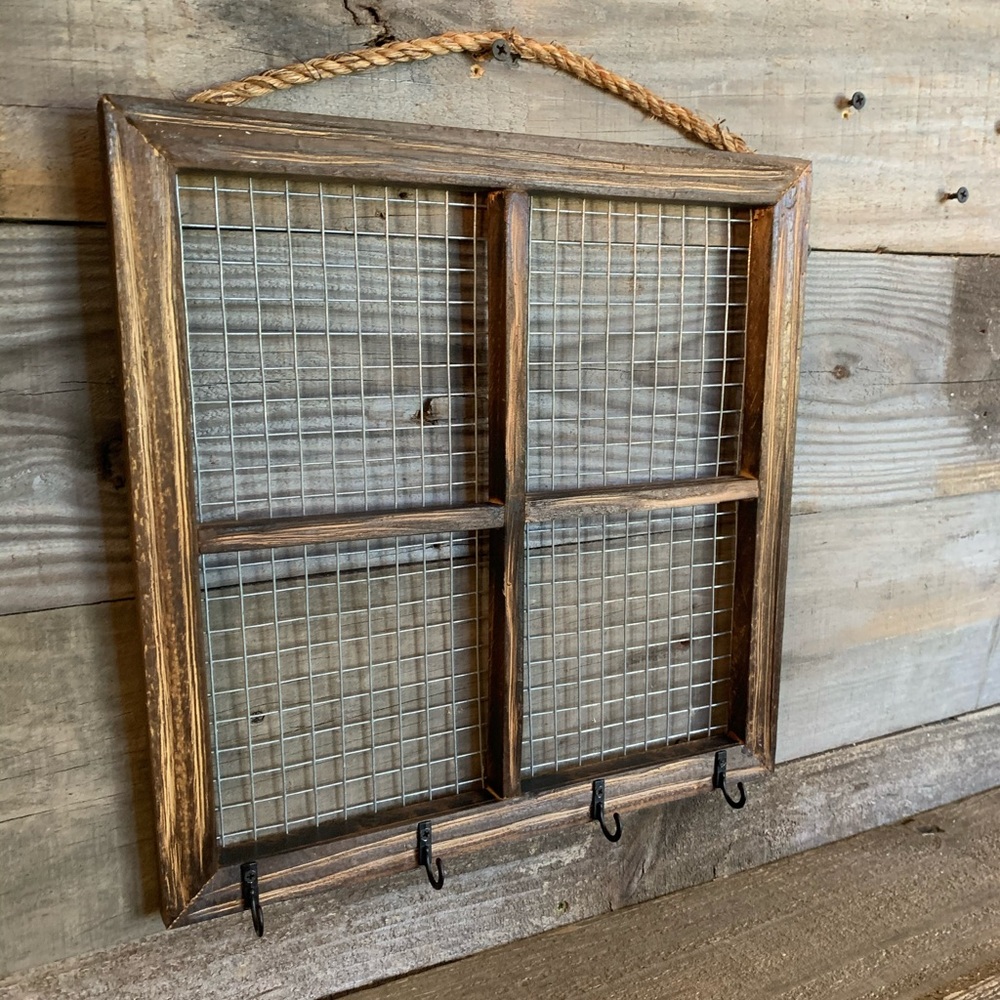 Farmhouse Chicken Wire Frame W Hooks